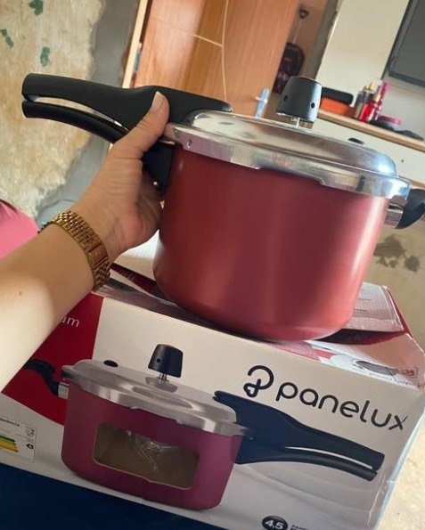 Panela de Pressão Panelux 4,5L Cereja Fechamento Externo Magnific