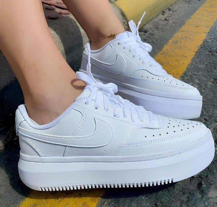 Tênis Nike Court Vision Alta Feminino