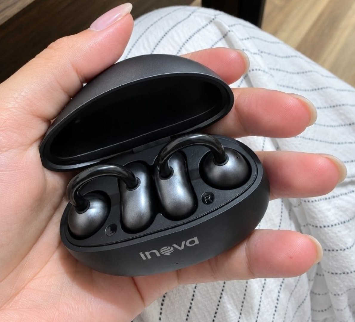 Fone de Ouvido Inova FON-13025E Tipo Clip Orelha Preto, Bluetooth, IPX6, para Esporte