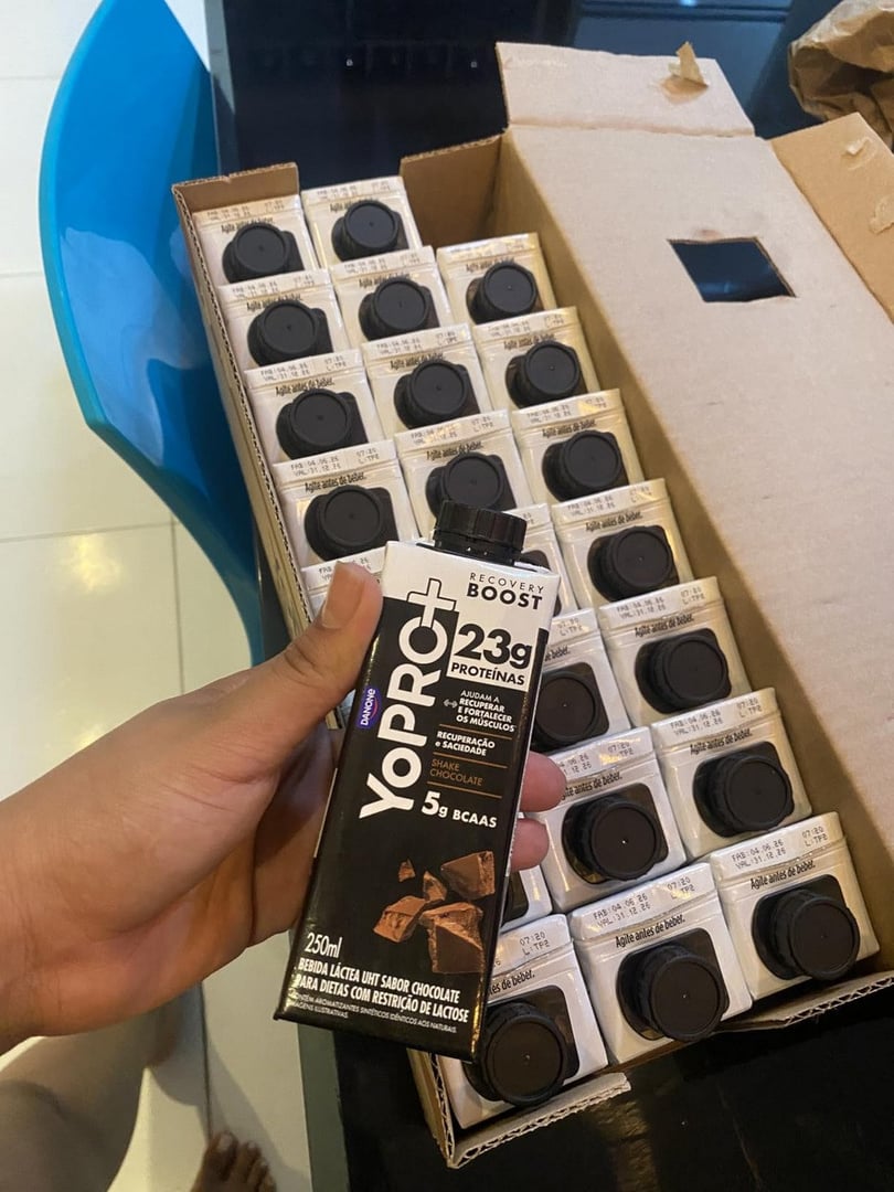 YoPRO Bebida Láctea UHT Chocolate Líquida Caixinha 250ml - 23g de Proteínas - Sem Lactose - Pack com 24 Unidades