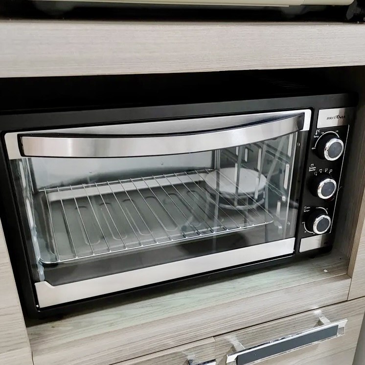 Forno Elétrico Britânia 52l Dupla Resistência Bfe55p 127v Preto
