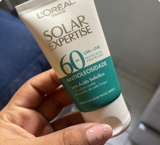 L'Oréal Paris Protetor Facial Solar Expertise Antioleosidade FPS 60, 40g | com Ácido Salicílico, possui Efeito Matte e Controle de Oleosidade por 12h.