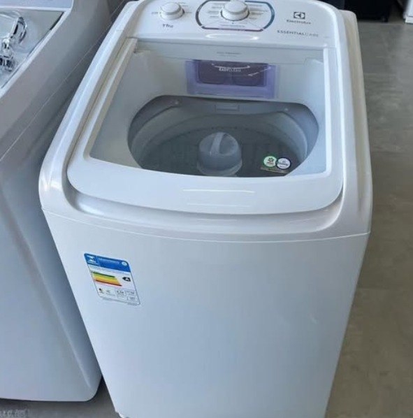 Máquina de Lavar Electrolux 11kg Branca Essential Care com Easy Clean e Filtro Fiapos (LES...