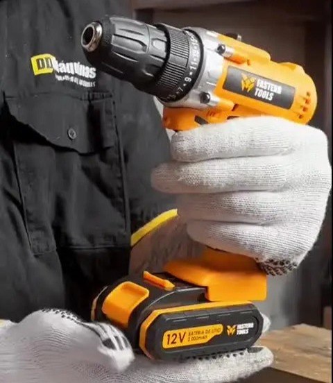 Parafusadeira Furadeira 12V Com 1 Bateria, Maleta e 24 Acessórios Fasterr FST006 - Bivolt