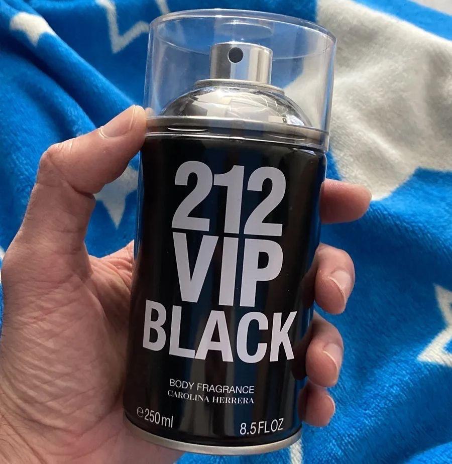 Carolina Herrera 212 Vip Men Black - Body Spray 250ml Blz Única