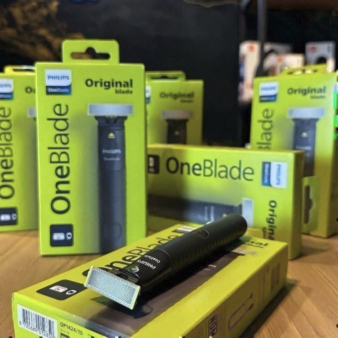 Barbeador E Aparador Elétrico Philips Oneblade 2 Pentes, Sem Fio E À Prova D'água - Qp1424/10 Preto 127/220v