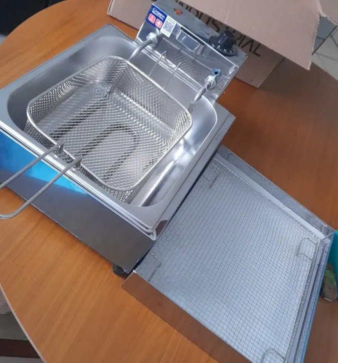 Fritadeira Industrial Elétrica Cuba 5l Com Escorredor Inox - 110v/220v