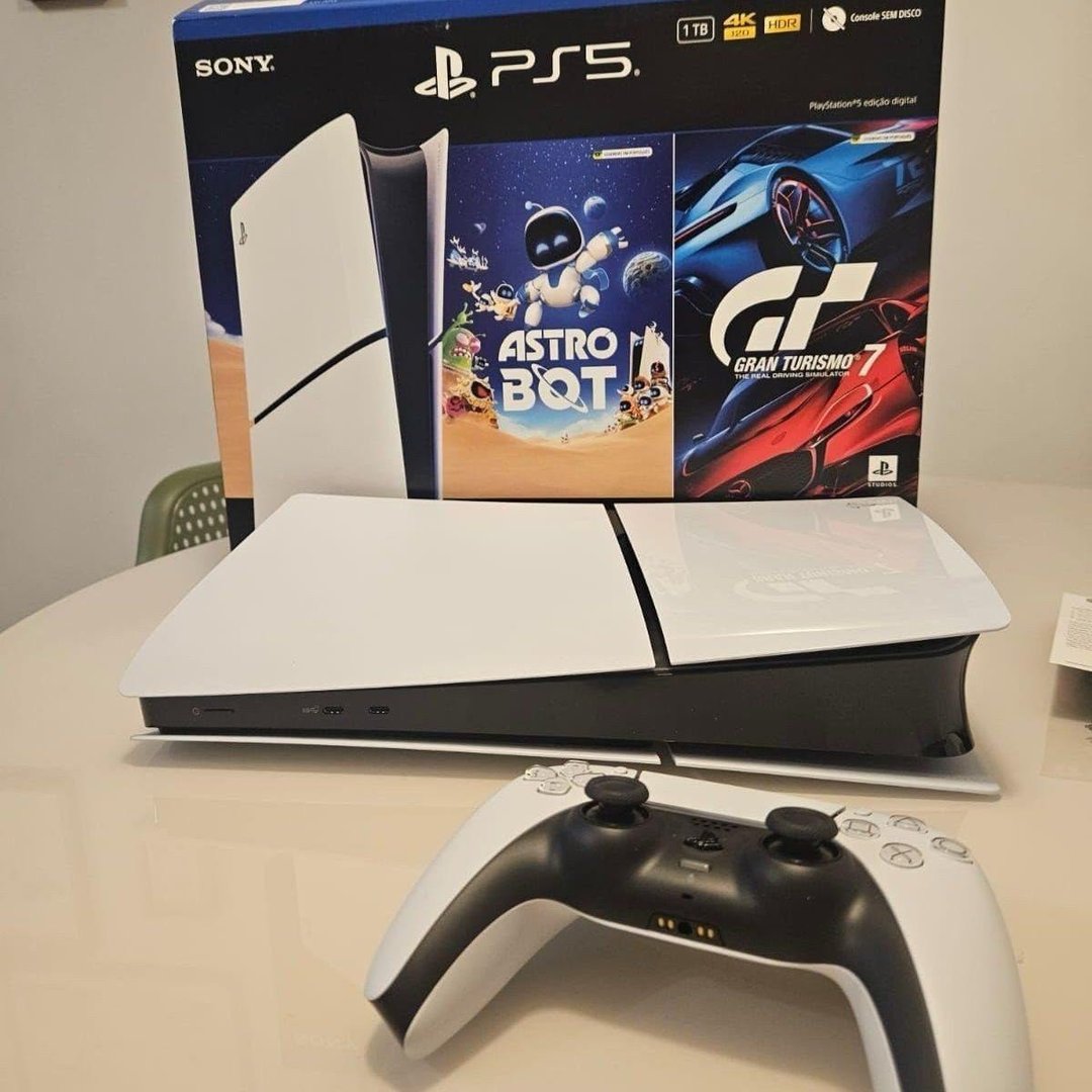 PlayStation®5 Slim Digital 825GB – Pacote ASTRO BOT e Gran Turismo 7