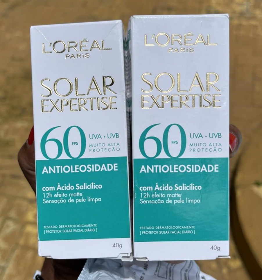 2 Protetor Solar Facial L'Oreal Paris Solar Expertise Antioleosidade FPS60 Controle de Oleosidade por 12h Efeito Matte Sem Cor 40g