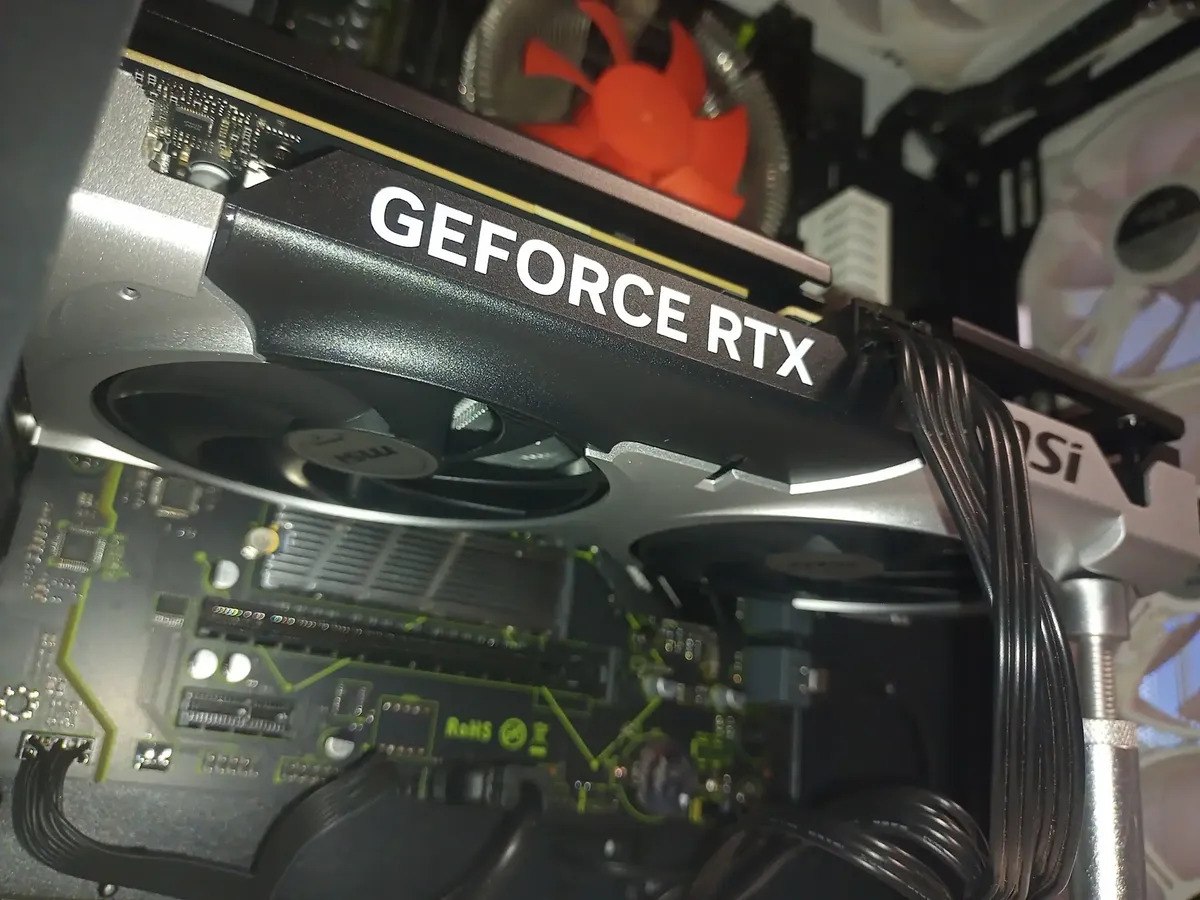 Placa De Vídeo Msi Rtx 5060 Ti 16gb Gddr7 Ventus Plus 128bts