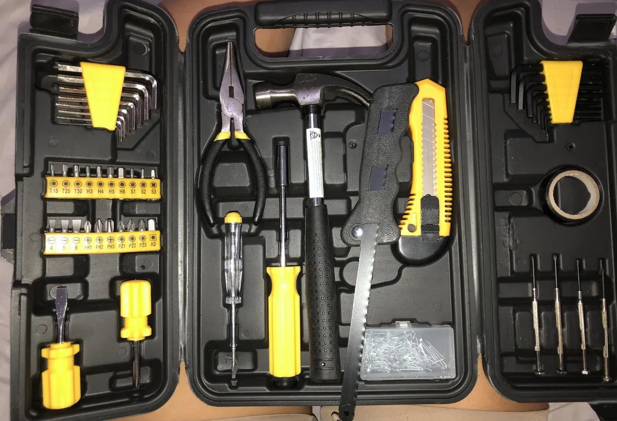 Kit Ferramentas 200 Peças C/ Maleta Titanium - Chaves, Alicates, Martelos, Serra - Aço Car...