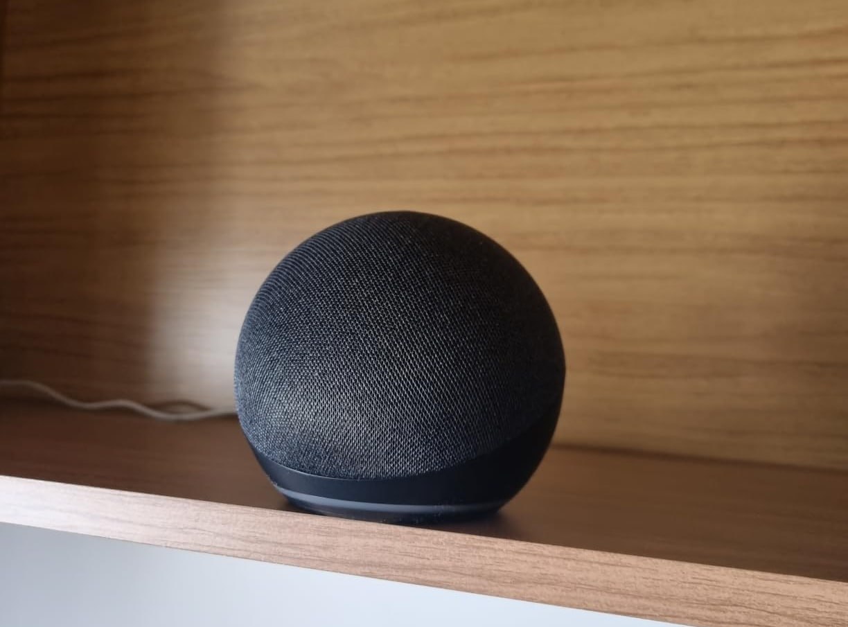 Echo Dot (Geração mais recente) | Smart speaker com Alexa, som vibrante e potente, Wi-Fi e Bluetooth | Cor Preta, com Acesso Antecipado à Alexa+