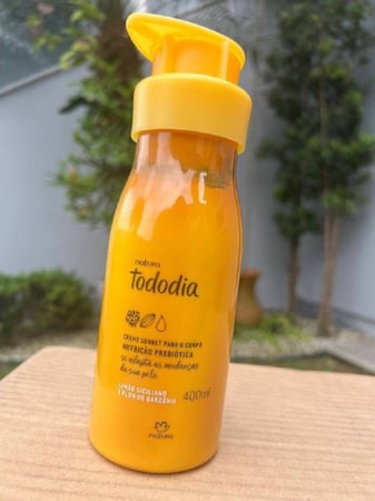 Creme Desodorante Nutritivo Tododia Limão Siciliano e Flor de Gardênia 400 ml