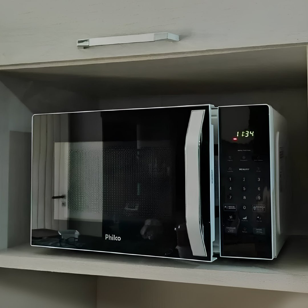 Micro-ondas 33L Philco Teclas Fáceis Limpa Fácil 1400W PM36 220V
