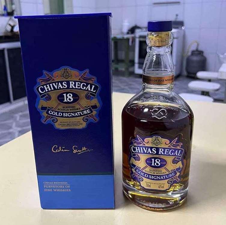 Whisky Chivas Regal 18 anos Escocês - 750 ml
