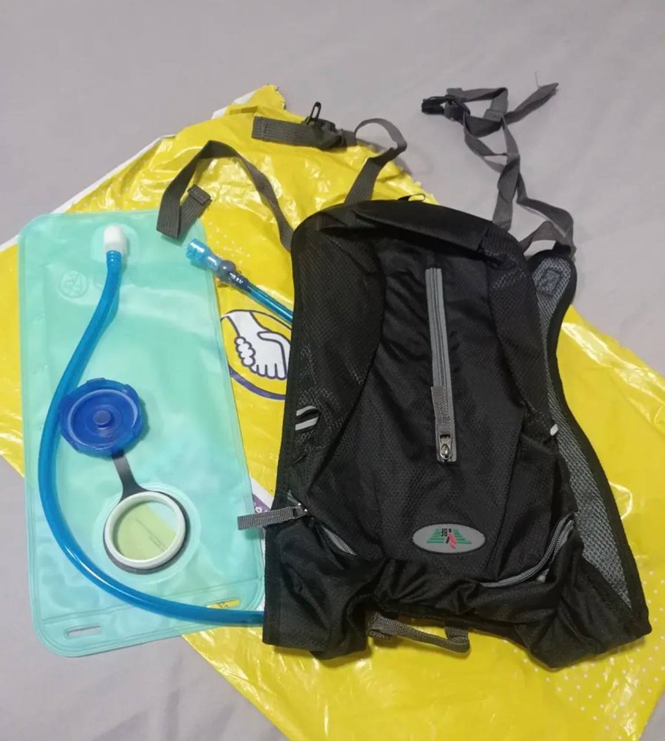 Mochila Hidratação Térmica De 2l Impermeável P/ Ciclismo, Trilha E Corrida Preto
