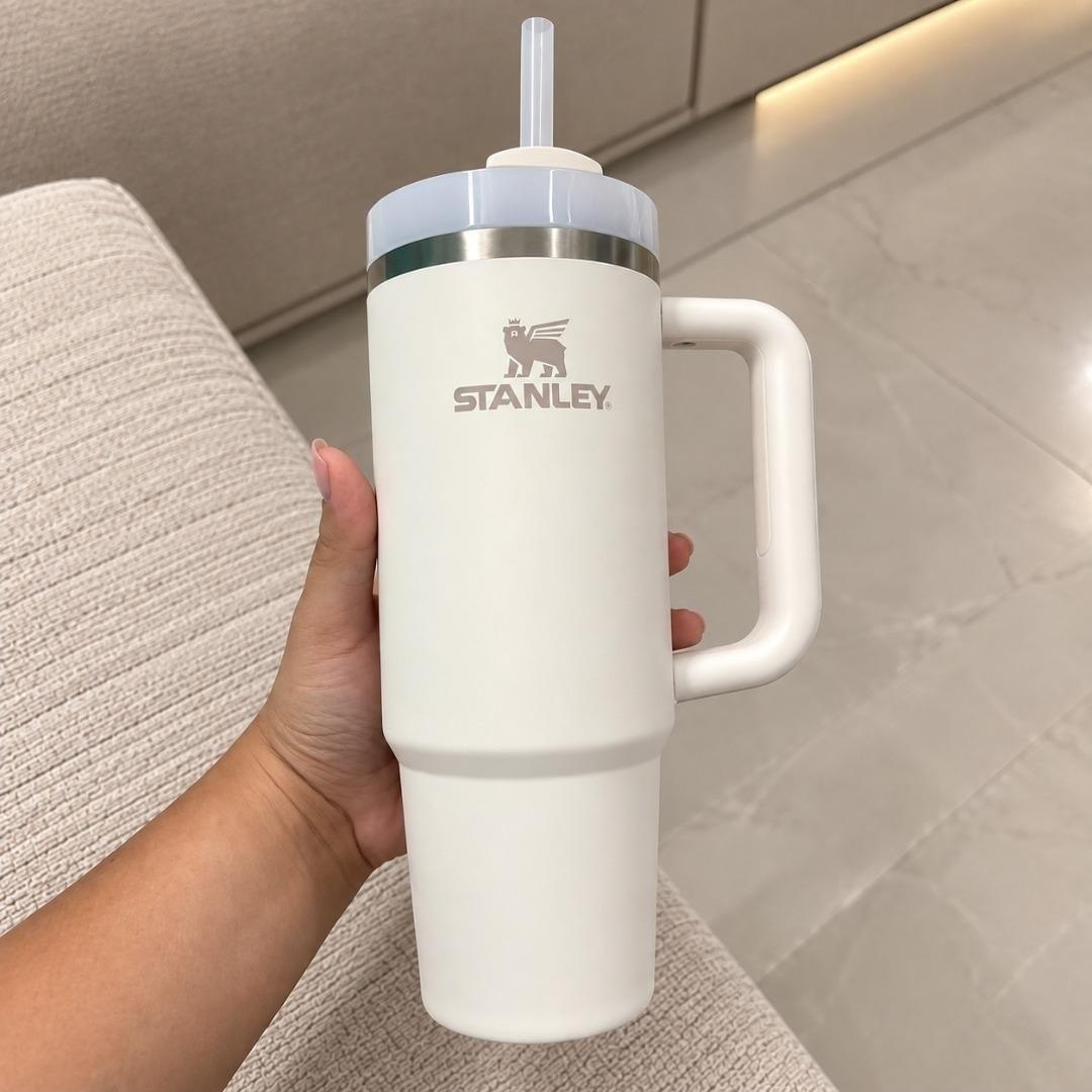 Copo Stanley Quencher Frost 887ml