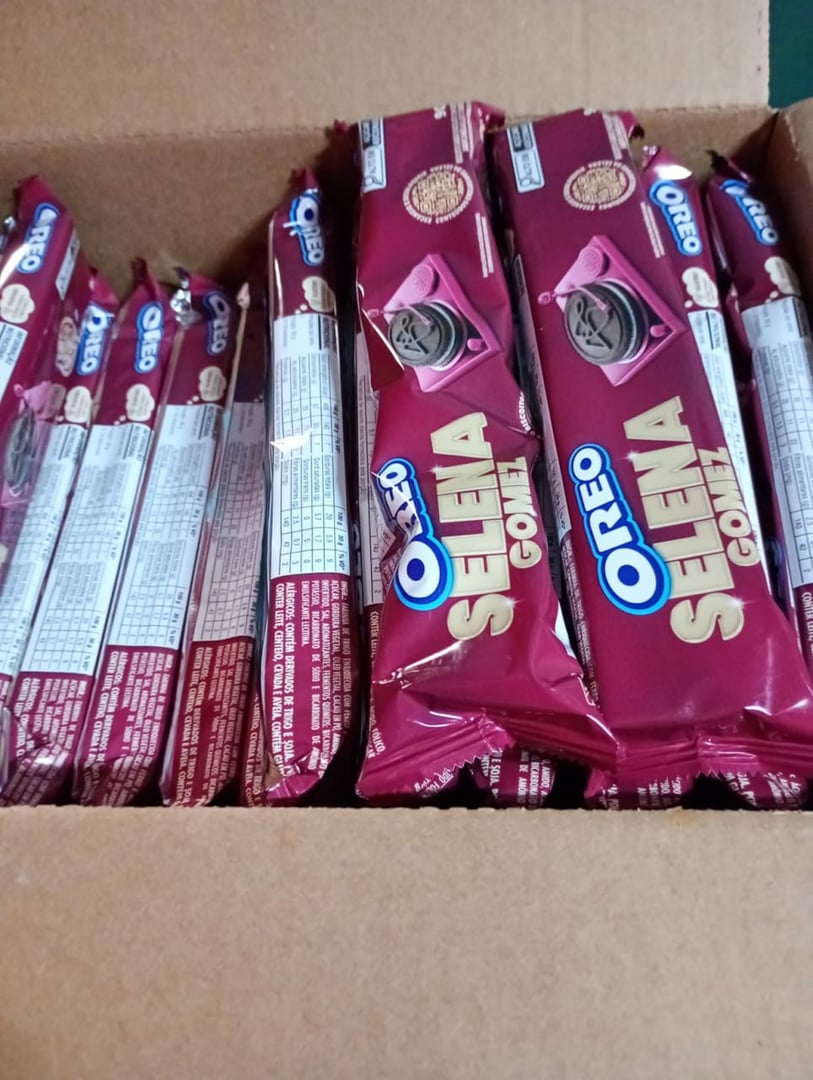 Biscoito Oreo Selena Gomez Pacote - Caixa com 48 unidades de 90g