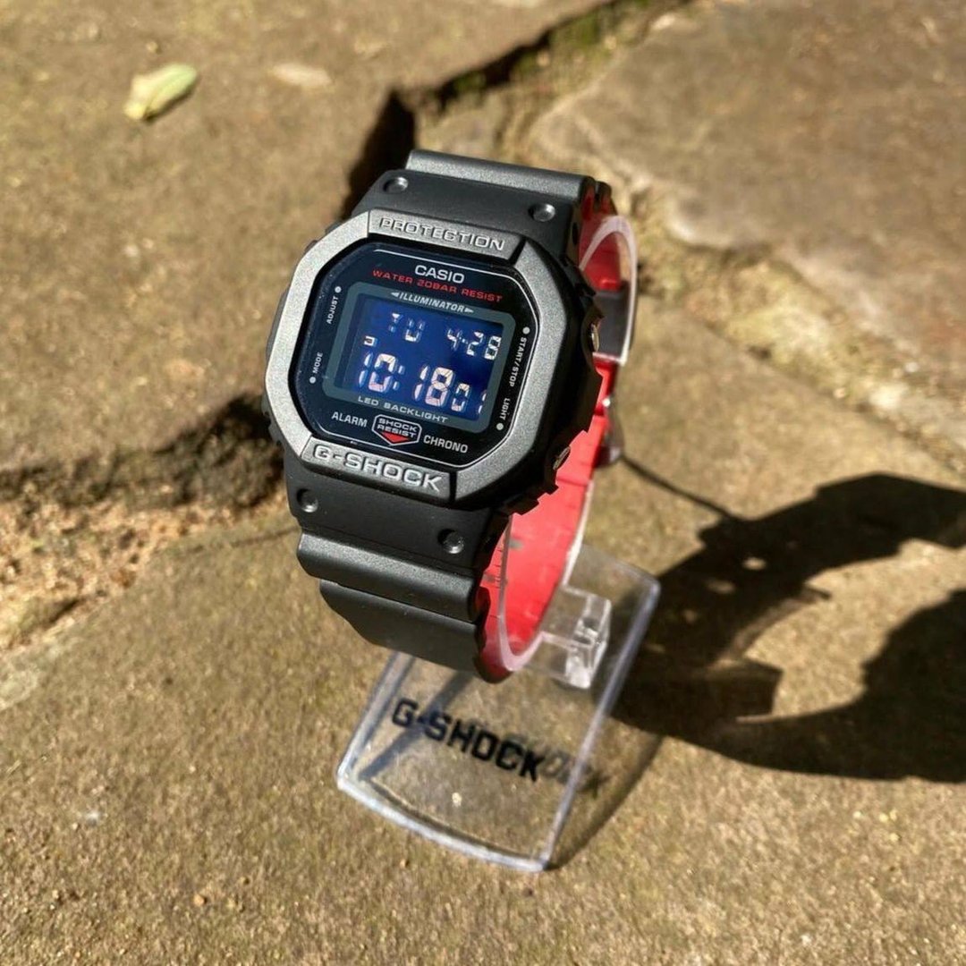 Relógio Casio G-shock Masculino Digital Dw-5600uhr-1dr Preto/vermelho Preto