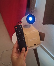Mini Projetor Portátil 5G Wi-Fi 6 Bluetooth 5.0 Android 11 4K 1080P Full HD 8000 Lumens LE...