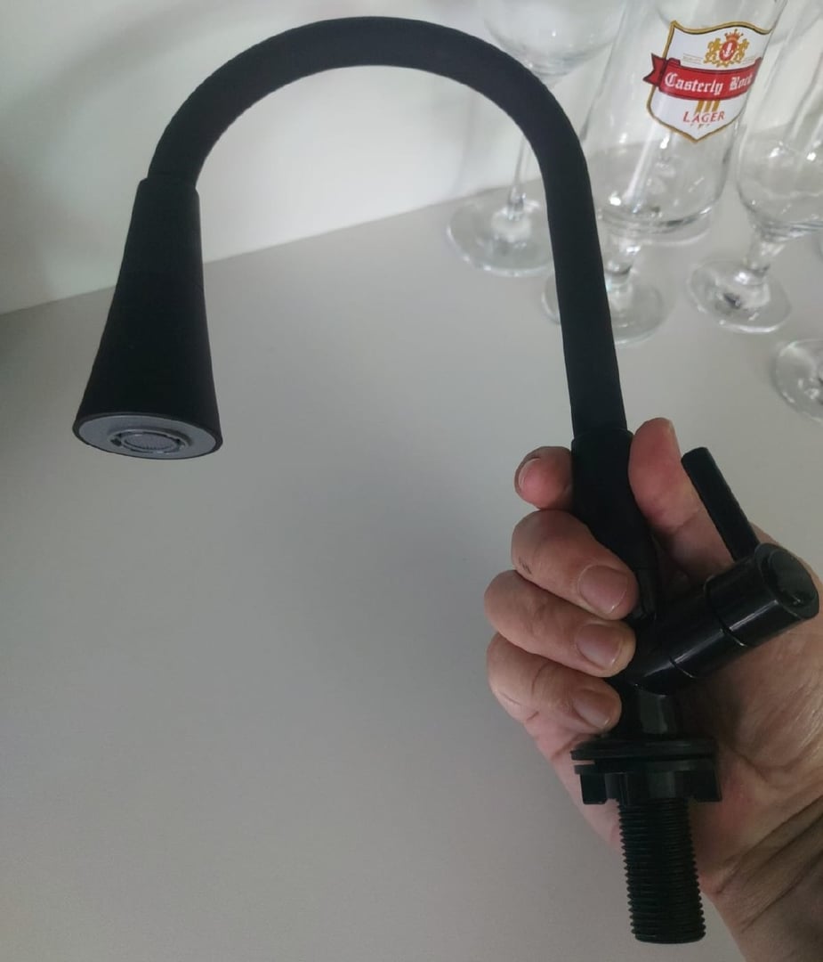 Torneira Gourmet Aromatec Flexível para Cozinha de Bancada 2 Jatos Preta em ABS
