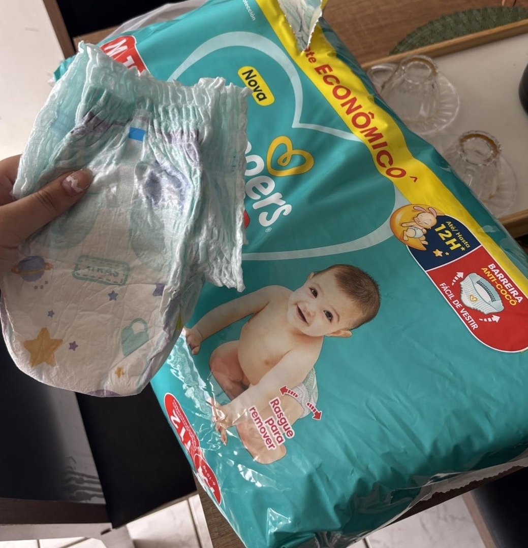 Pacote de Fralda Pampers Pants Ajuste Total Veste Facil Tam. M - 84 Unidades