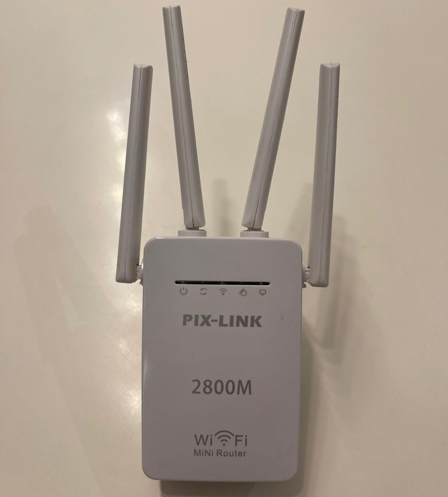Repetidor de Sinal Wifi 2800m 4 Antenas Amplificador De Sinal Repeater - Bivolt