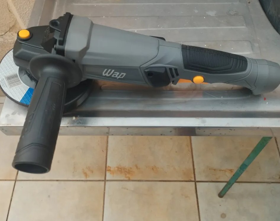 Esmerilhadeira Angular 5” WAP WF ES02 com Empunhadura Auxiliar 3 Posições Protetor de Disc...