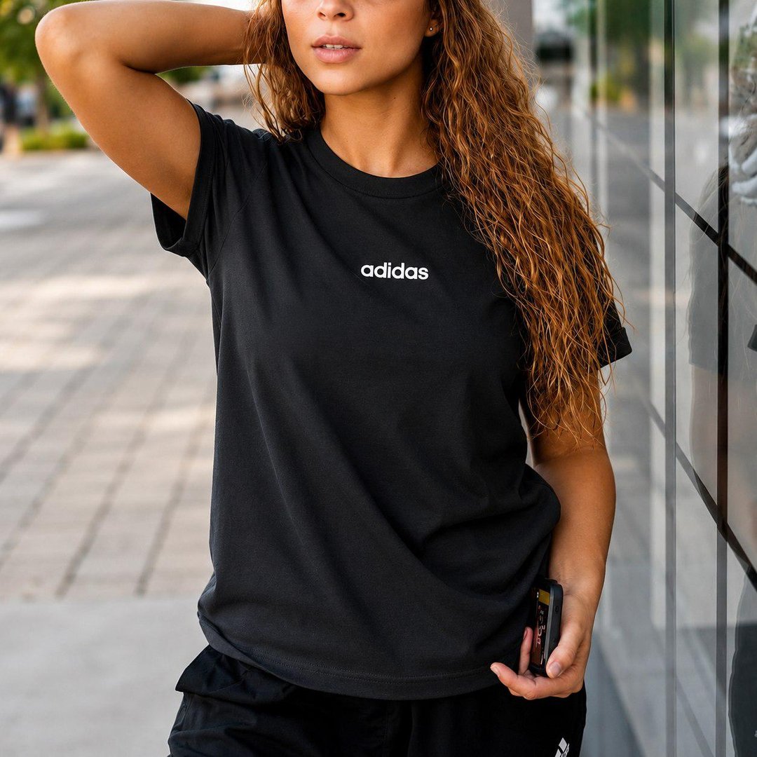 Camiseta Essentials Linear adidas
