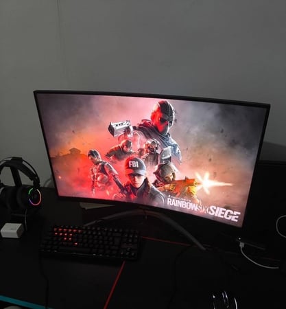 Monitor Gamer AOC Agon 32" Curvo 165Hz 1ms FreeSync AG323FCXE