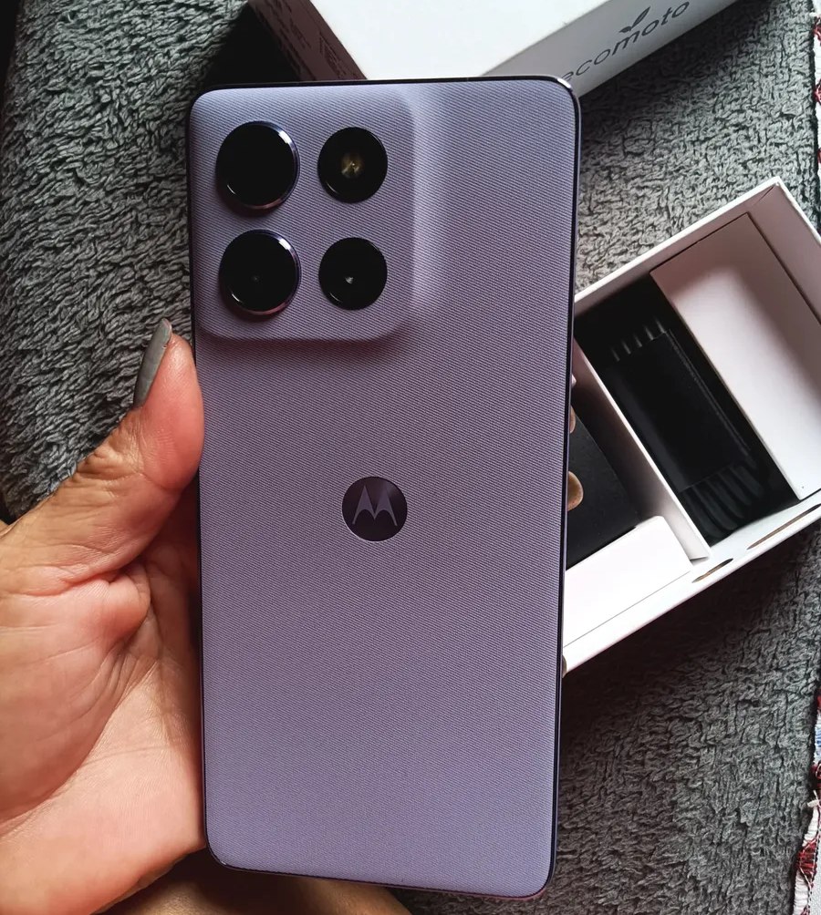 Motorola G86 512GB 5G 24GB RAM Boost Tela 6,7" pOLED Câm. Tripla SONY LYtia IA + Selfie 32MP Bateria 5200mAh Ultrarresistência - Verde ou Lilas