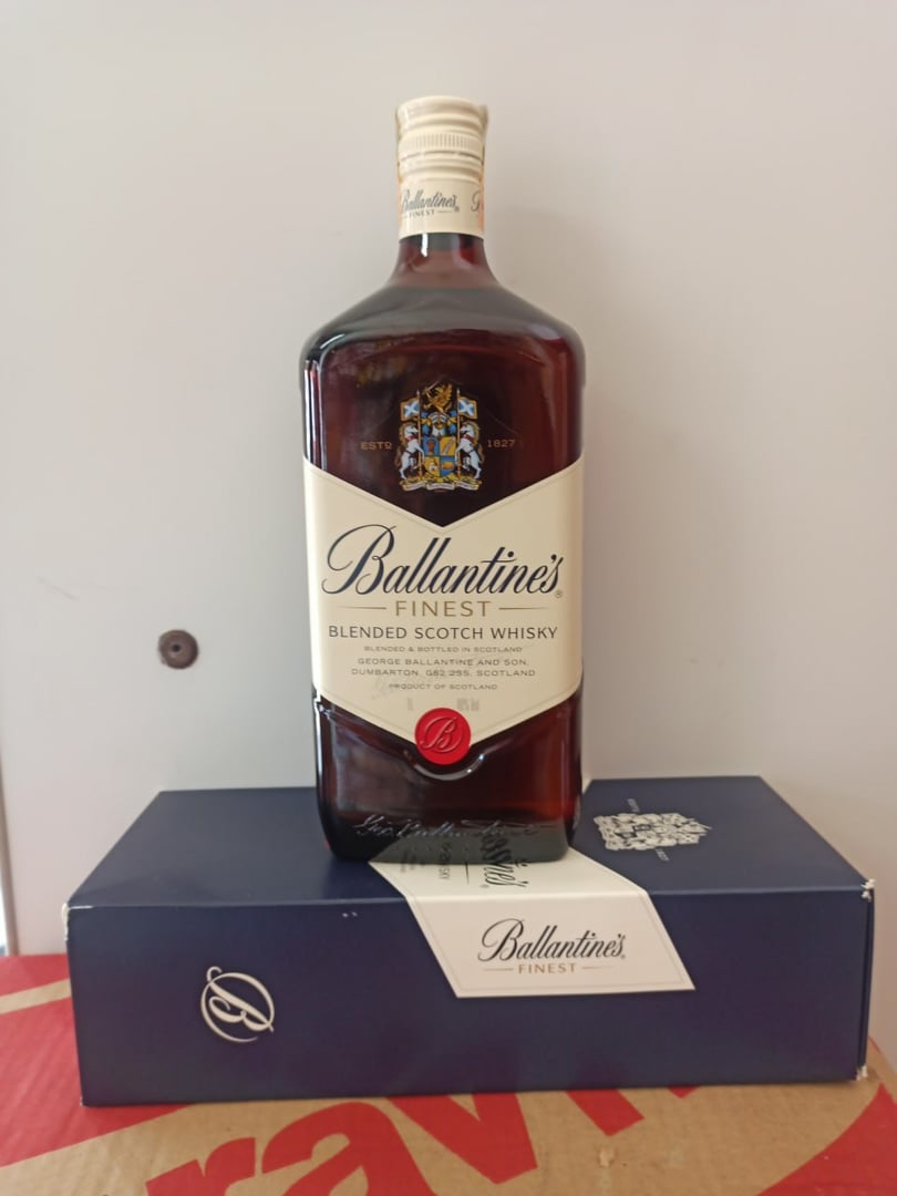 Whisky Ballantine's Finest Blended Escocês - 1 Litro